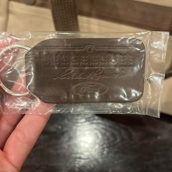 Eddie Bauer Ford vtg new with key chain Tan Canvas Duffel Bag - Picture 5 of 6